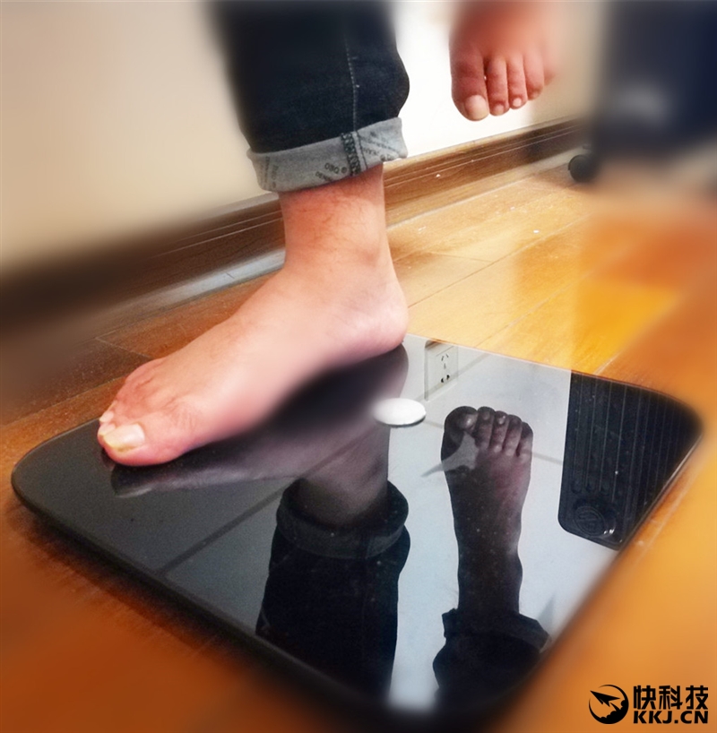 喝杯水也能測出來 華為智能體脂秤評測