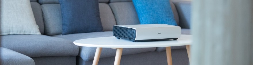 堅果SC激光電視評測：客廳有了它，還要電視干嘛？