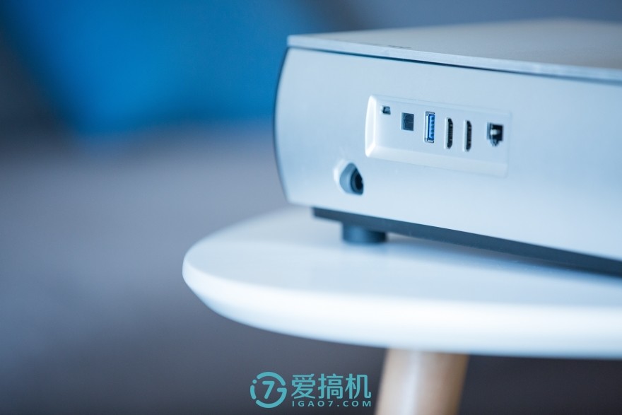 堅果SC激光電視評測：客廳有了它，還要電視干嘛？