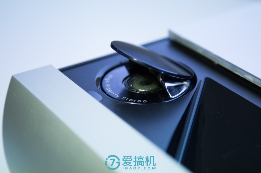 堅果SC激光電視評測：客廳有了它，還要電視干嘛？