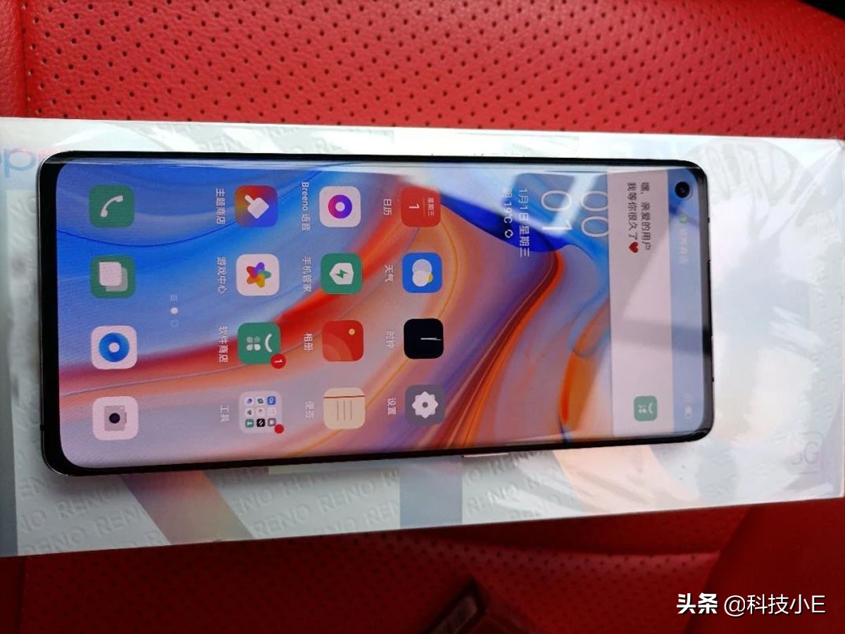 OPPO亮劍，12GB+256GB，曲面屏手機跌至2499元，網友：終于等到了