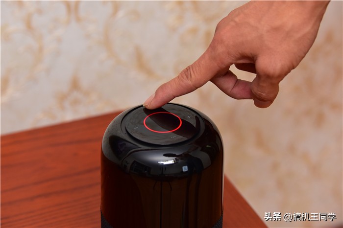 連接簡便，玩法豐富——華為AI音箱2電池版
