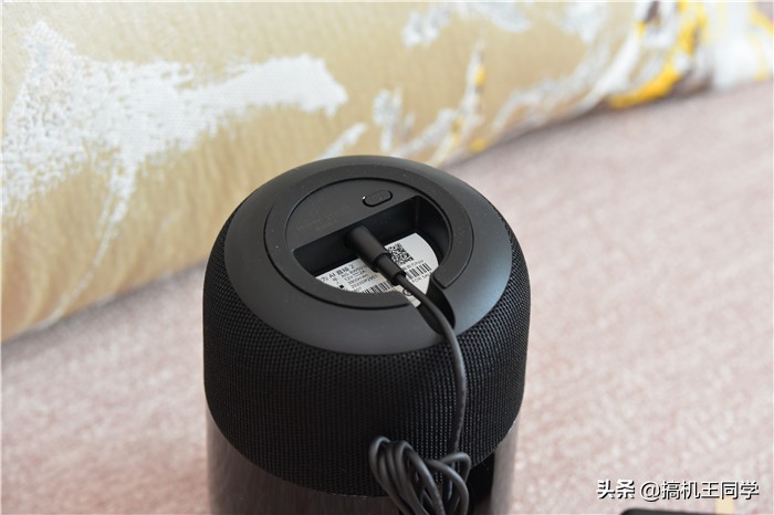 連接簡便，玩法豐富——華為AI音箱2電池版