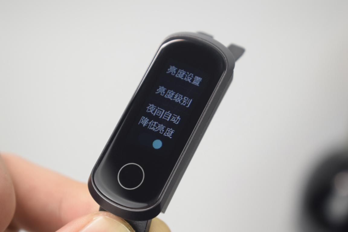 榮耀手環5i評測：全方位健康監測，便捷的USB隨充，極具性價比