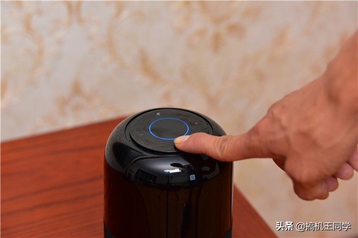 連接簡便，玩法豐富——華為AI音箱2電池版