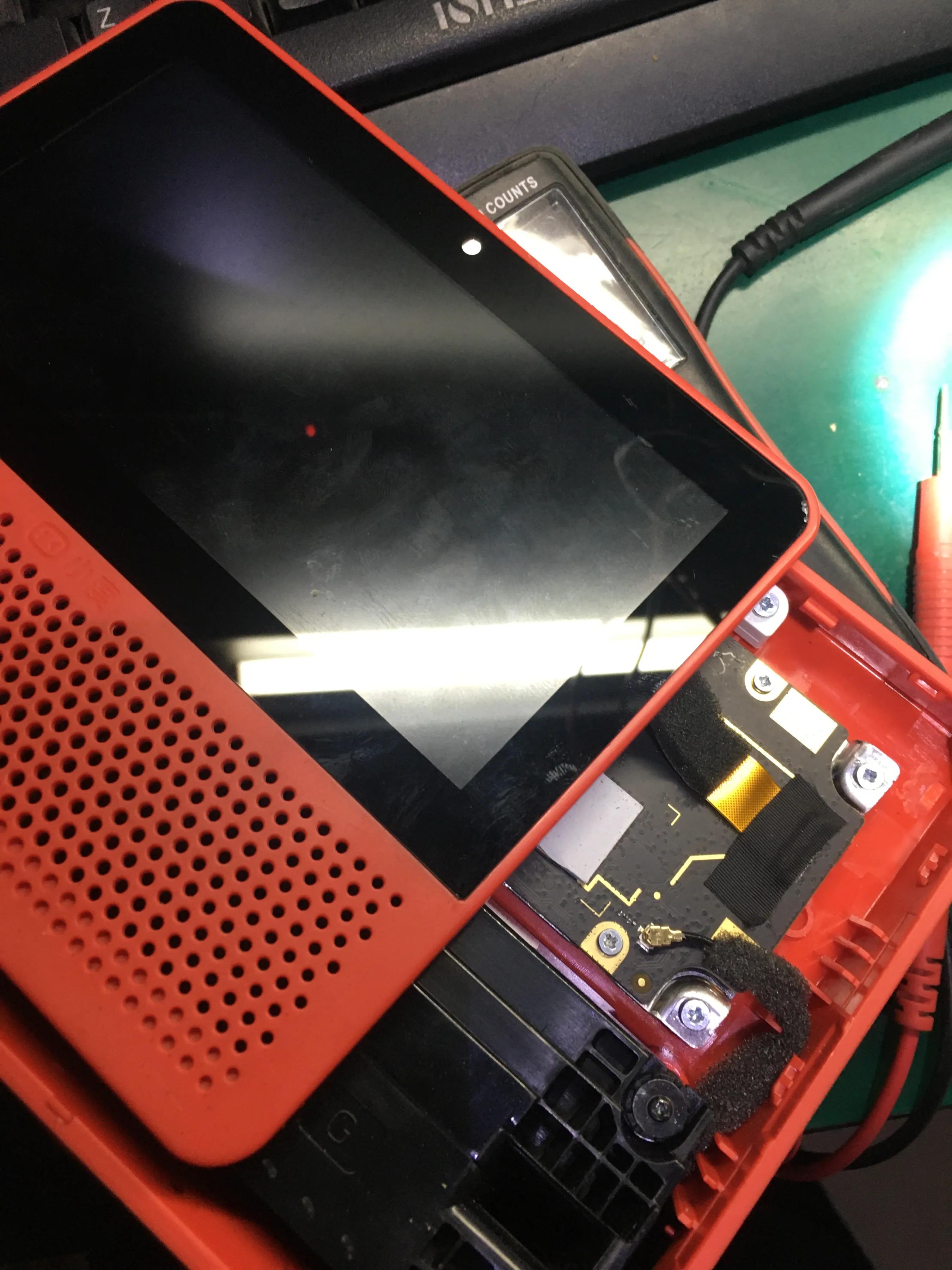 維修一臺小度在家不開機黑屏