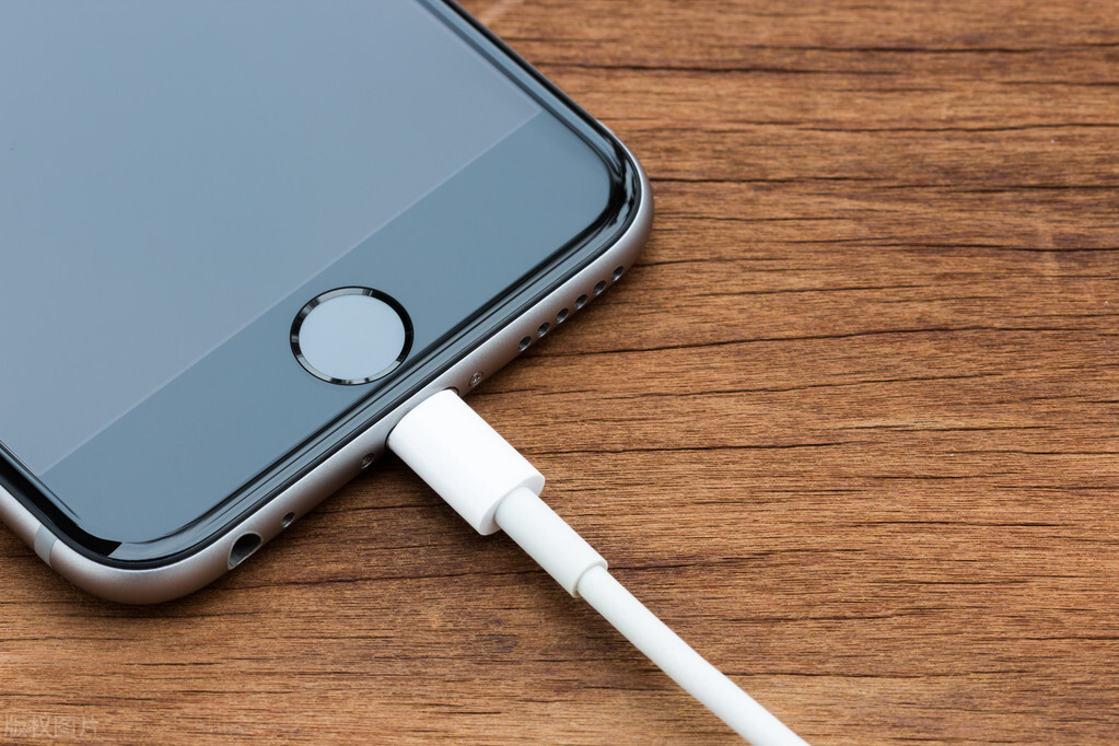 如何給iPhone正確充電？學會這5點，電池健康始終保持良好的狀態