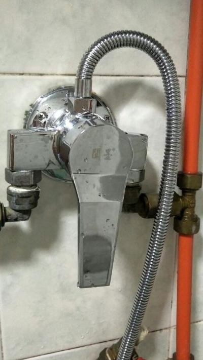 太陽能水管接法以及水管漏水時，該怎么處理呢？