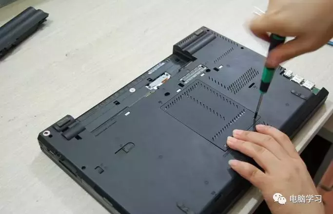 筆記本電腦拆機清灰圖解，大神手把手教你（ThinkPad T430）