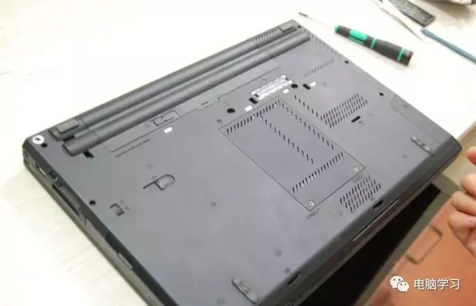 筆記本電腦拆機清灰圖解，大神手把手教你（ThinkPad T430）