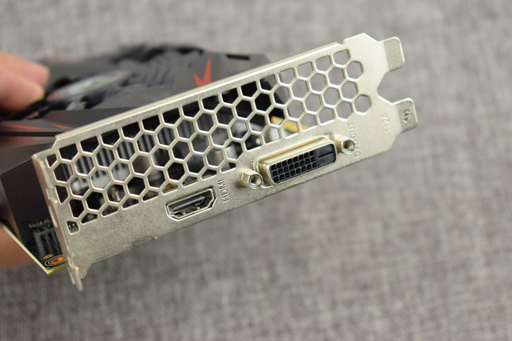當年它還賣1999，老顯卡GTX560TI死磕新卡測試