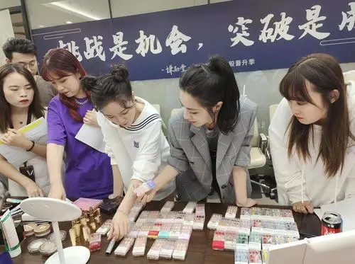 新興職業中，為何互聯網營銷師能越來越火？