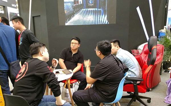 2家簽約18家意向，萬客網咖亮相上海展，迎來新一輪的投資熱潮