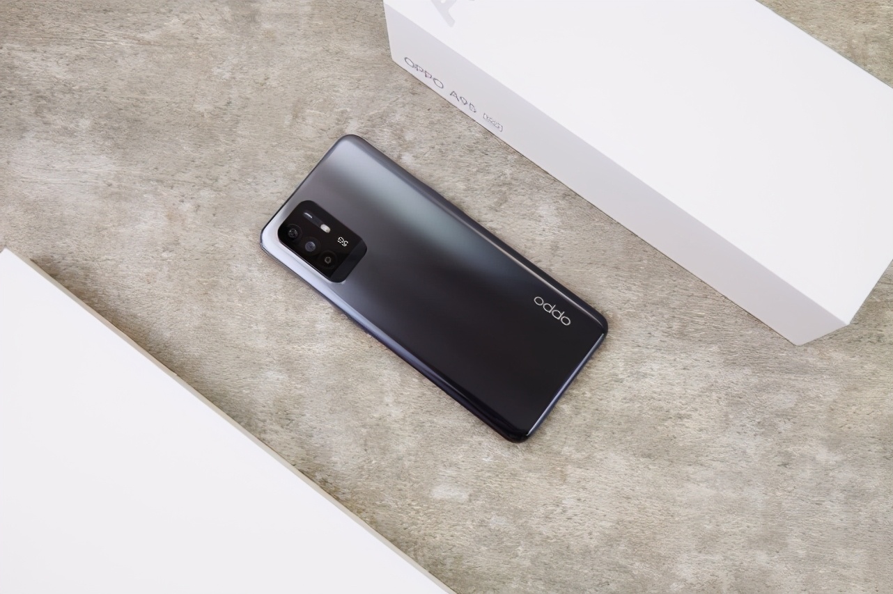 OPPO A95開箱上手：多重越級體驗，1999元到底值不值？
