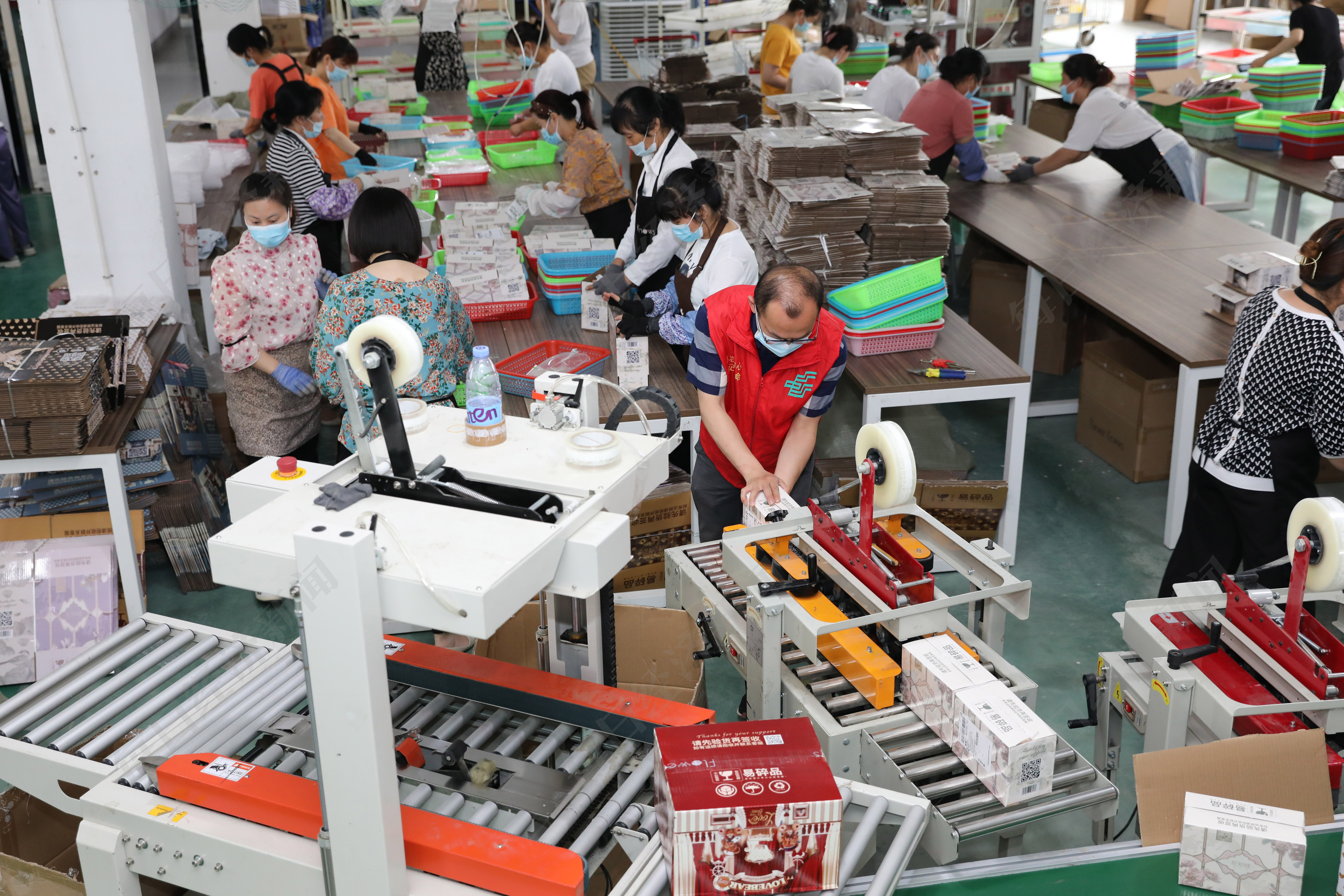 A股快遞公司2021上半年業績:順豐業務量超申通 政策管制加速價格戰拐點到來