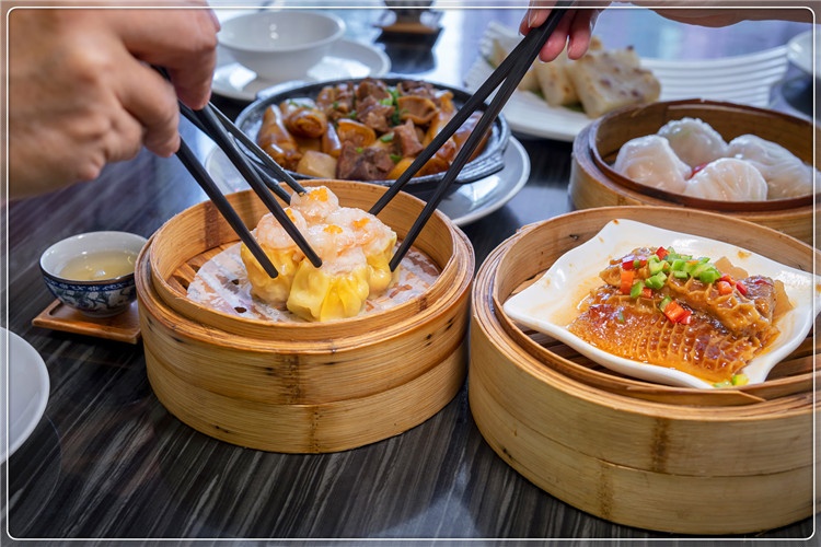 35歲的人不想上班，想開個實體店，什么店容易賺錢？