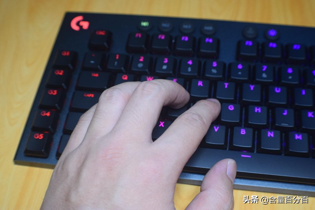 功能強大的炫光同步軟件，游戲玩家專屬的羅技三劍客體驗點評
