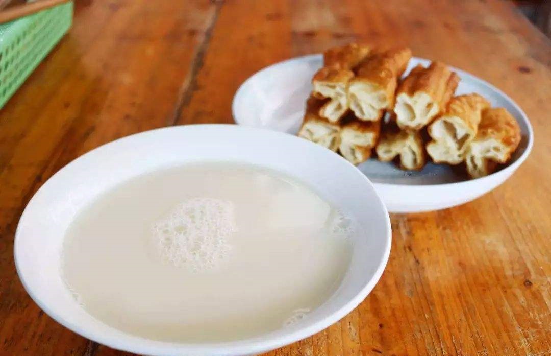 原本生意很差的早餐店，用了兩個妙招，逼得隔壁同行關門轉店