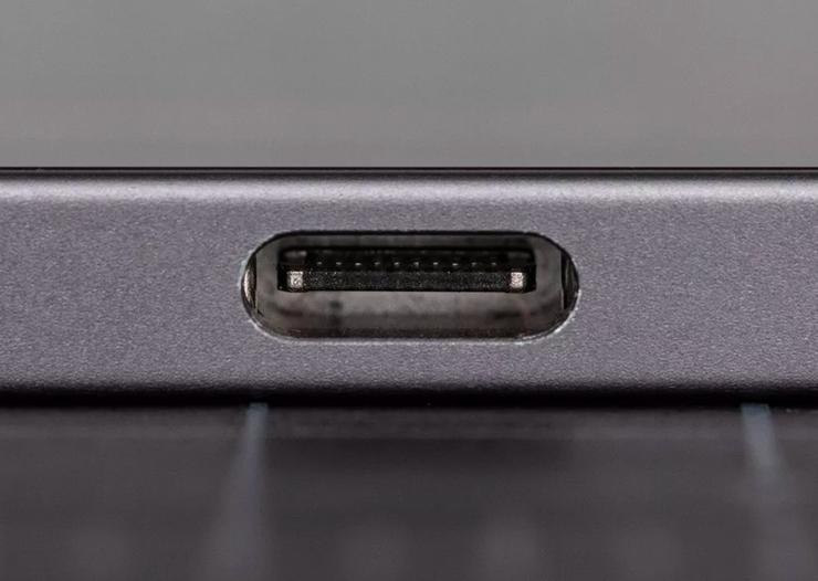 蘋果說 iPad Pro 是你的新電腦，然而它連個 U 盤都插不了