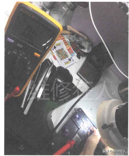 iPhone6S plus打開后置攝像頭后屏幕是黑的故障維修