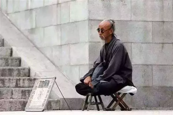 不會占卜也能獲取高收益，如何用微博賺錢