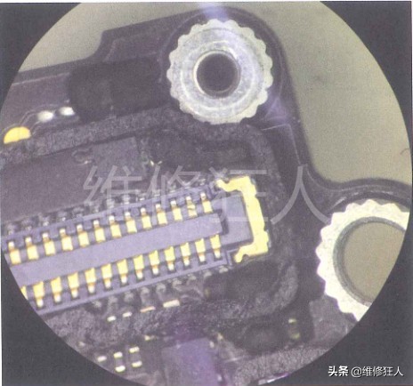 iPhone6S plus打開后置攝像頭后屏幕是黑的故障維修