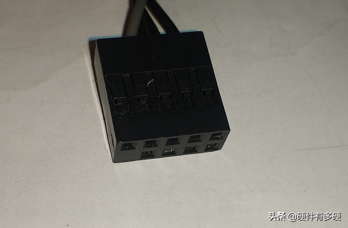 電腦機箱跳線該怎么接？主板的各種接口簡述