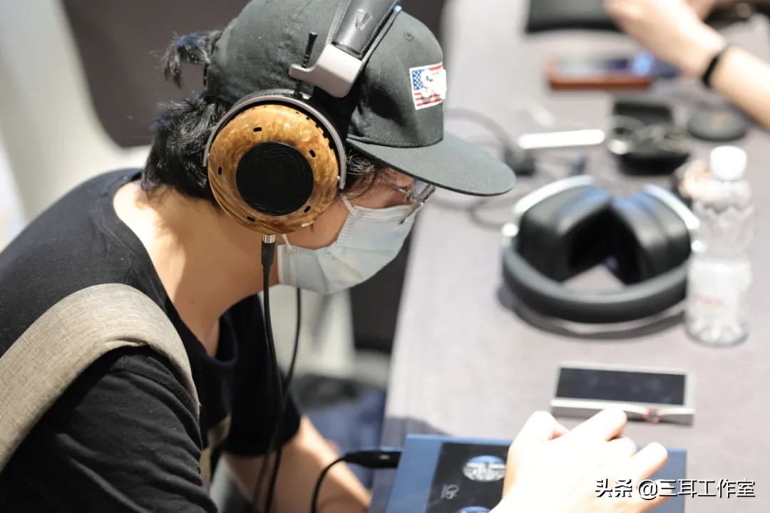 可外帶的“隨身HIFI播放器”，我們用它對比了十倍身價的進口臺機