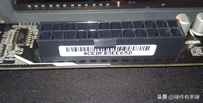 電腦機箱跳線該怎么接？主板的各種接口簡述