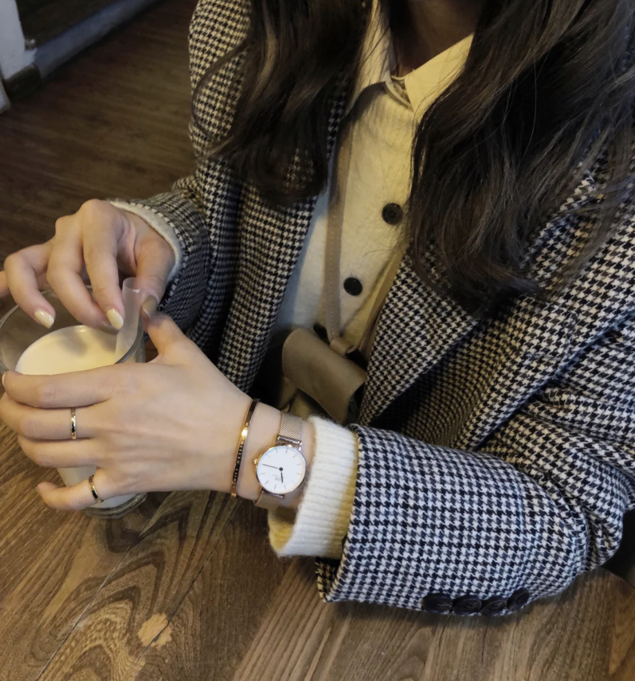 25歲女生的“千元級”手表，lolarose不值得，天梭經典