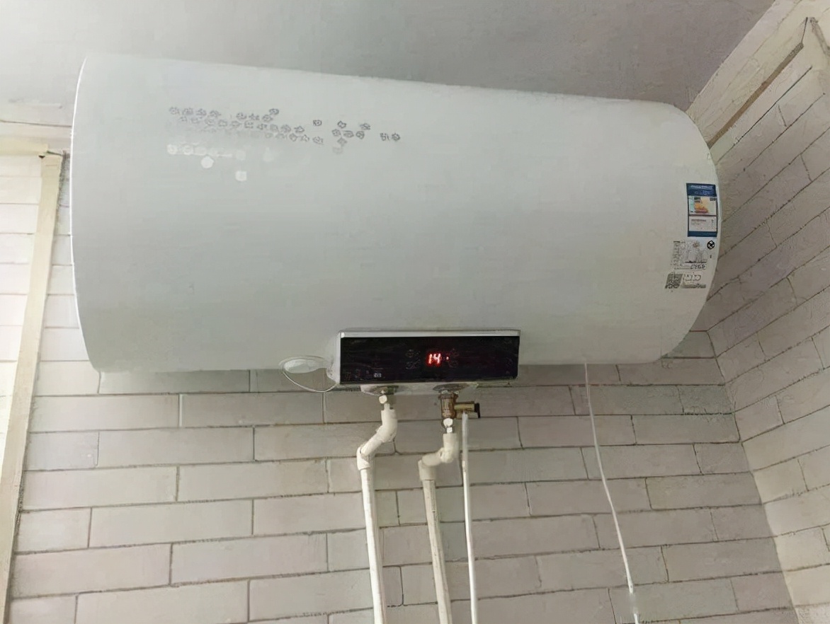 農村裝太陽能還是電熱水器更劃算？過來人告訴你，其實你想錯了
