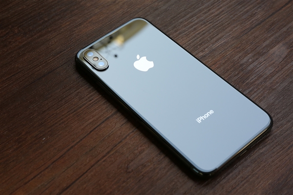 擦不掉！iPhone X拍照現紫色斑點：竟要換攝像頭