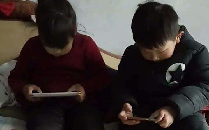 該給爸媽換新裝備了，這是一款屬于老年人的5G智能手機