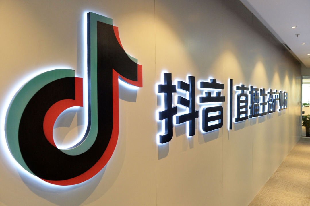 爭搶服飾品牌商，抖音京東炮打天貓大本營