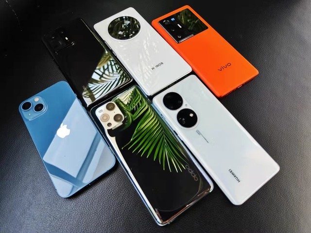 六款高端手機LOL橫評，表現最好的不是iPhone13