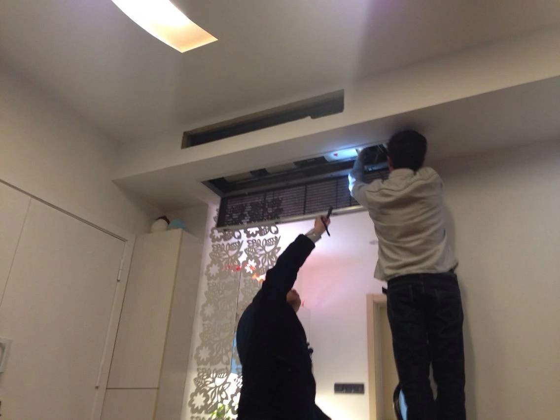 中央空調裝完，師傅順手帶走了控制面板，這是擔心我不結工錢嗎？