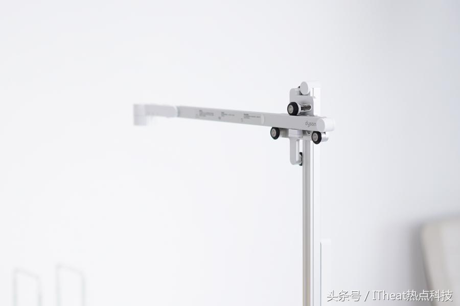 戴森Lightcycle臺燈評測:耀眼且實在