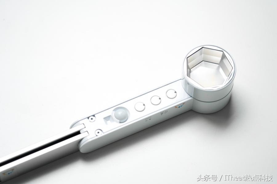 戴森Lightcycle臺燈評測:耀眼且實在