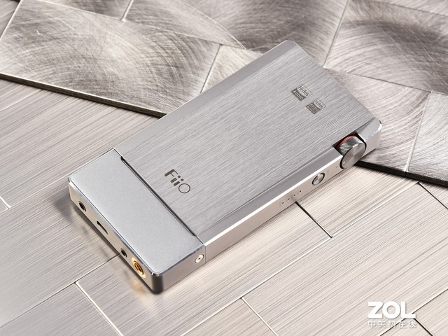 手機秒變HiFi播放器 飛傲 Q5s便攜解碼耳放評測