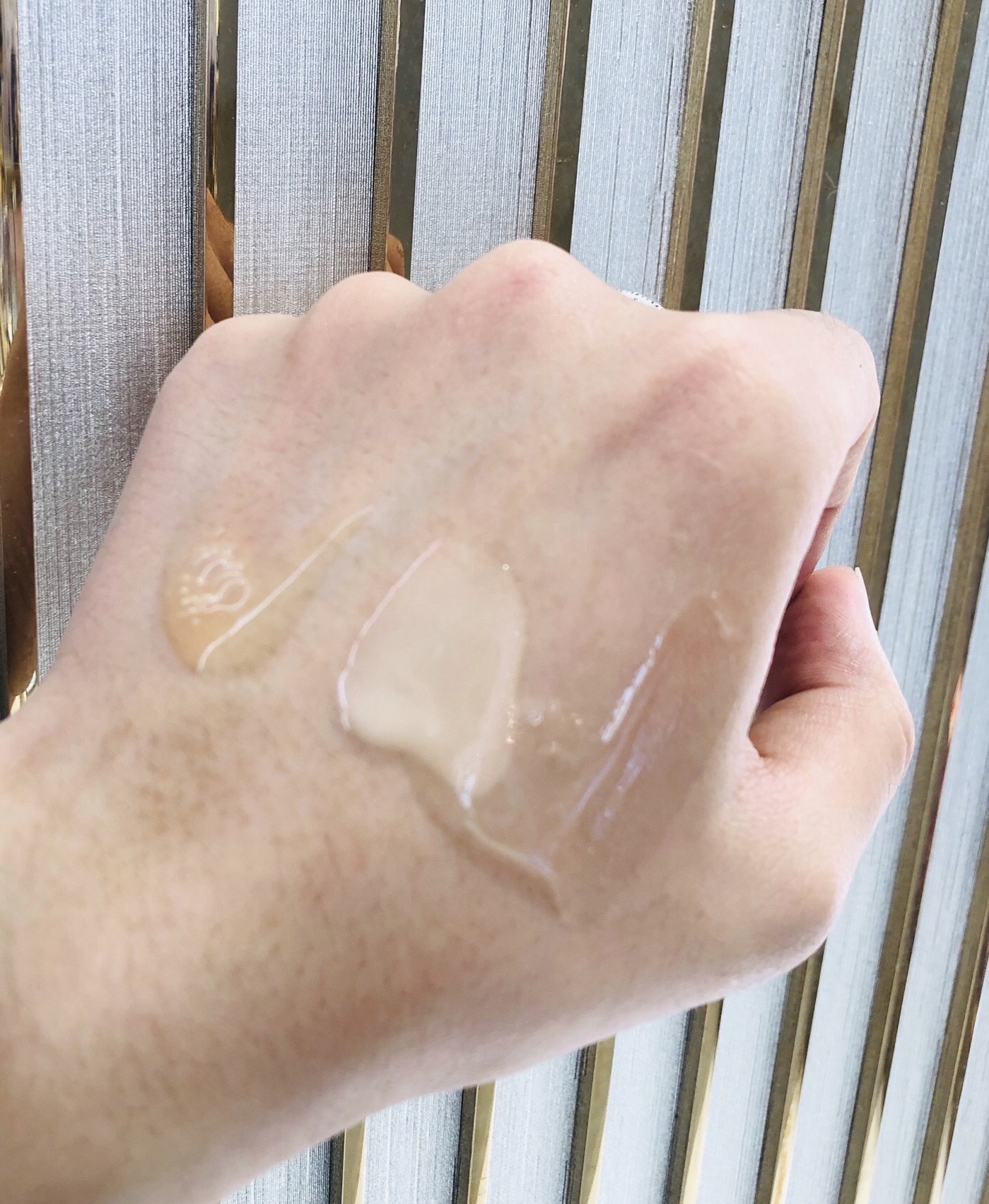 測評｜雅詩蘭黛三大王牌精華｜美白、修復、抗老哪瓶適合你？