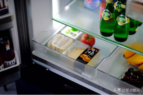 買冰箱送酒柜？西門子酒飲多門冰箱：你媳婦萬元化妝品我也全包了